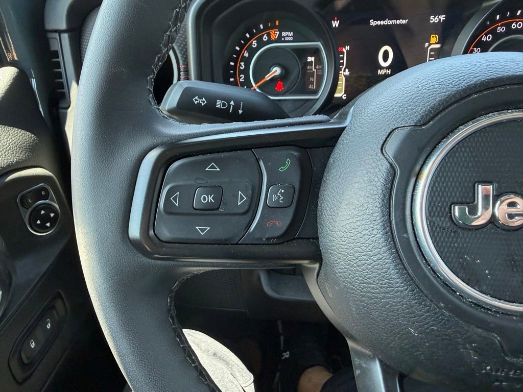 Used 2025 Jeep Gladiator Rubicon AWD/4WD image 31