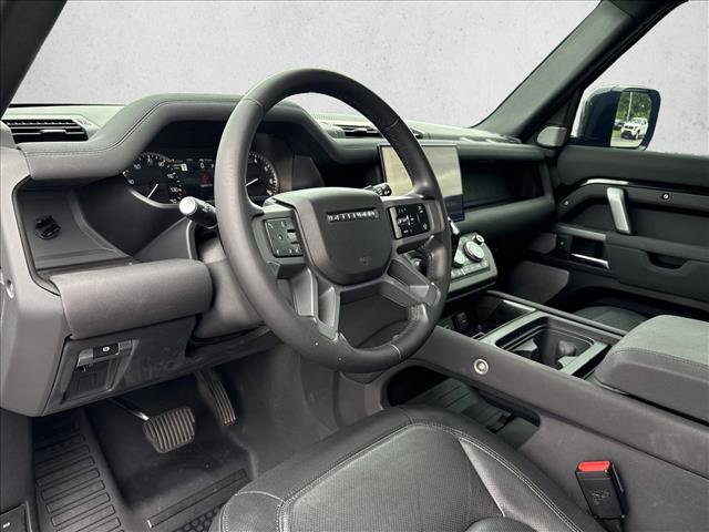 Used 2023 Land Rover Defender 130 X-Dynamic SE AWD/4WD image 9