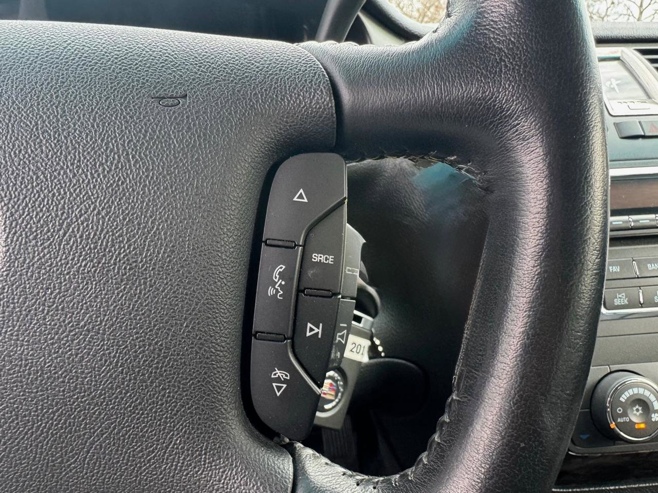 Used 2011 Cadillac DTS Limousine image 33