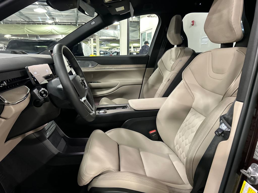 Certified 2025 Volvo EX90 Ultra image 10