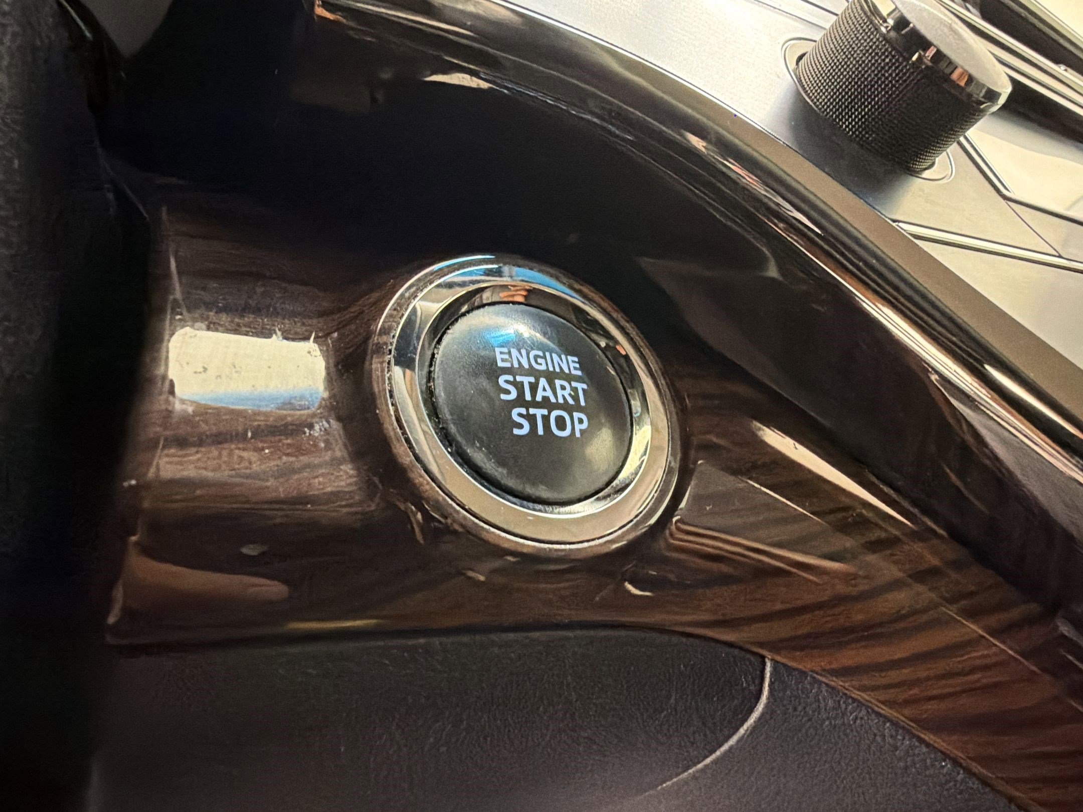 Used 2015 Toyota Avalon XLE image 26