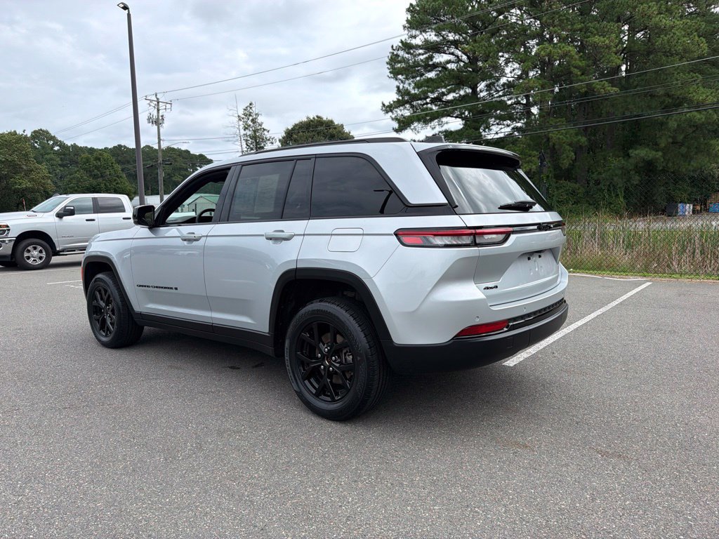 Certified 2025 Jeep Grand Cherokee Altitude AWD/4WD image 7