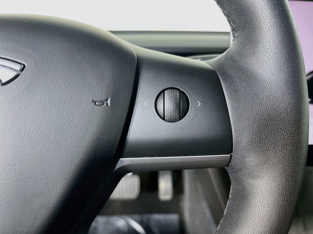 Used 2023 Tesla Model 3 Standard Range RWD image 15