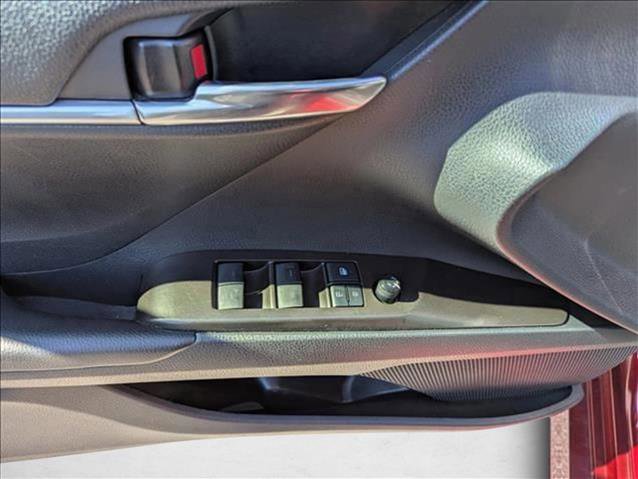 Used 2022 Toyota Camry LE image 10