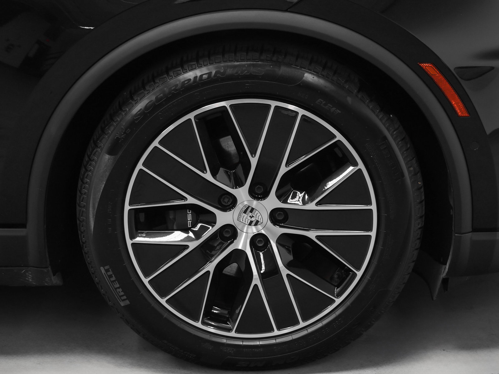 Certified 2025 Porsche Macan Electric RWD image 13
