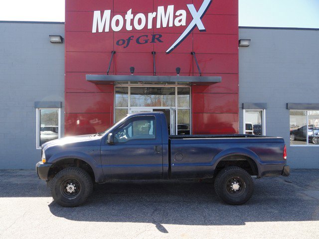 Used 2004 Ford F250 4x4 Regular Cab Super Duty image 2