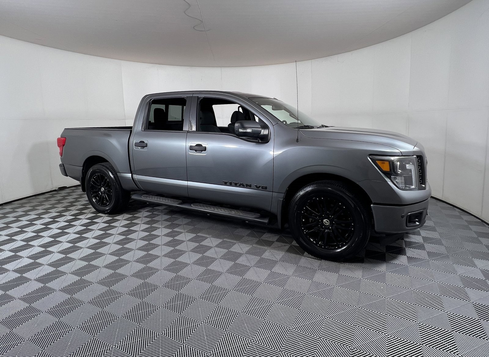 Used 2018 Nissan Titan SV w/ SV Convenience Package