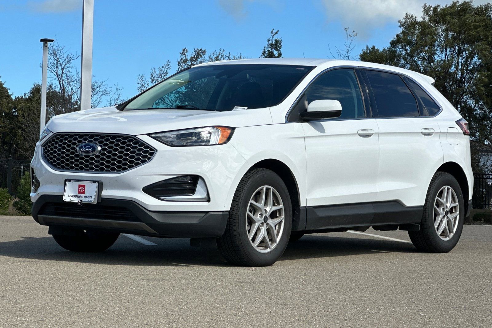 Used 2024 Ford Edge SEL image 8