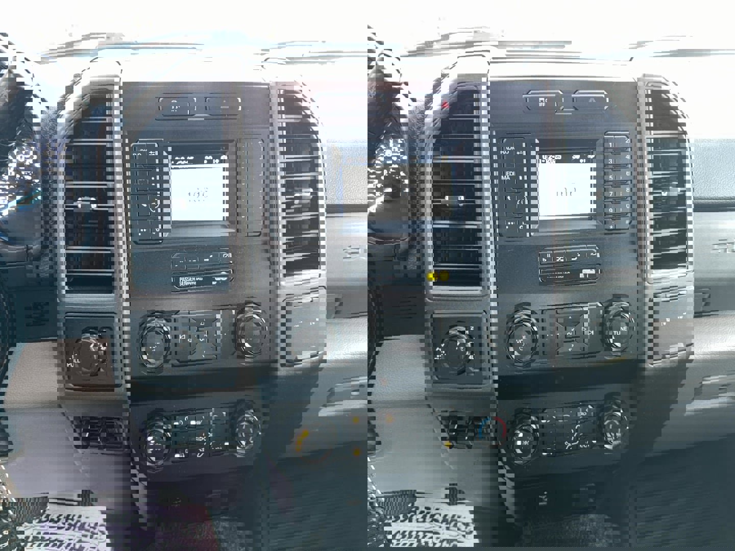 Used 2020 Ford F350 XL w/ Power Equipment Group image 19