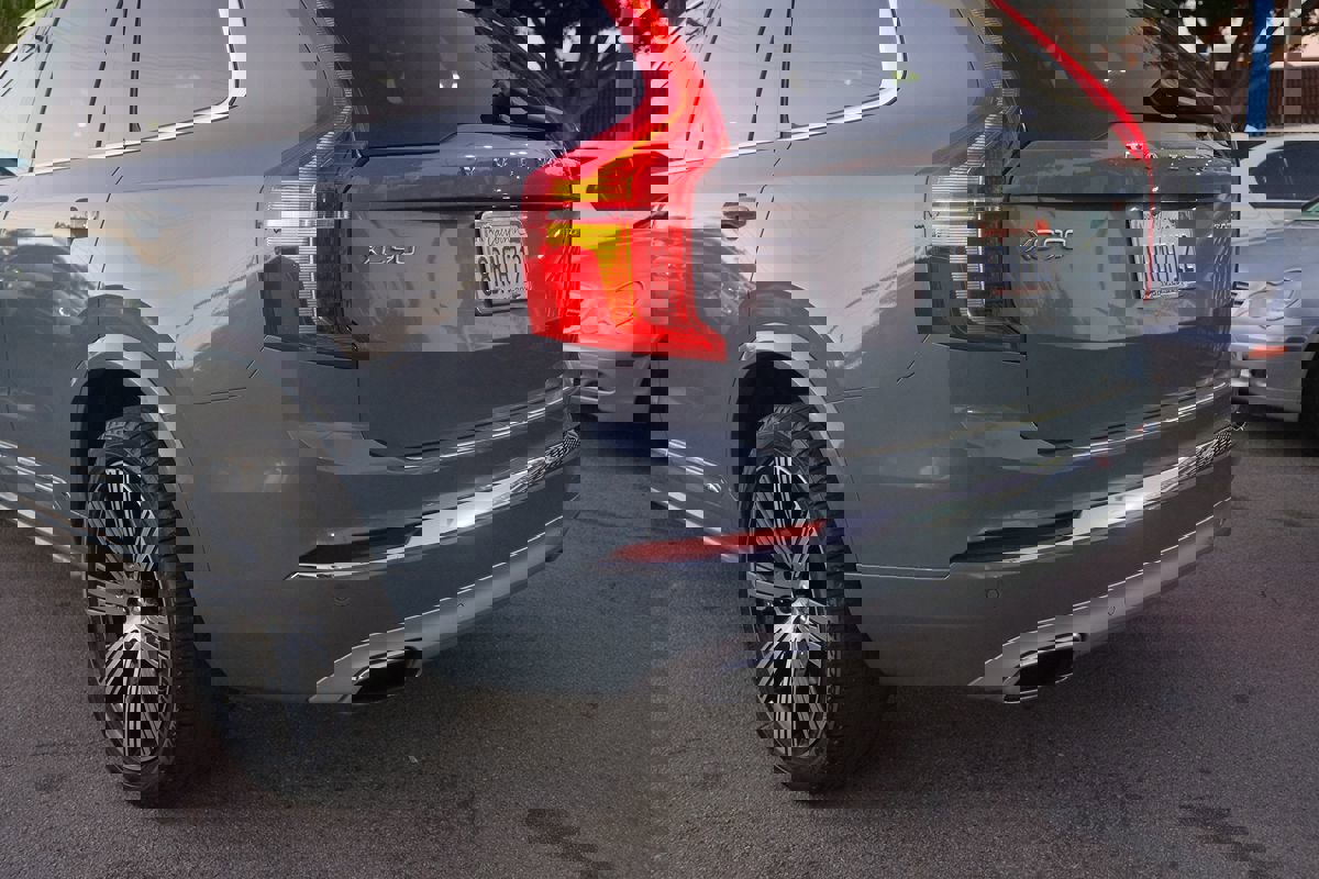 Used 2020 Volvo XC90 T8 Inscription w/ Protection Package Premier image 24