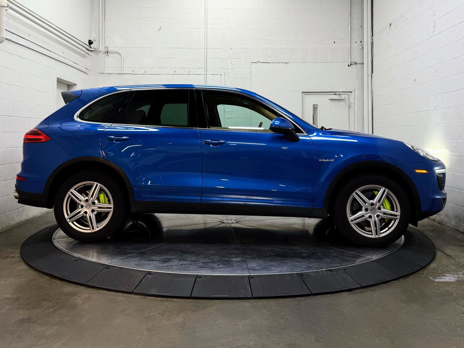 Used 2017 Porsche Cayenne S image 9