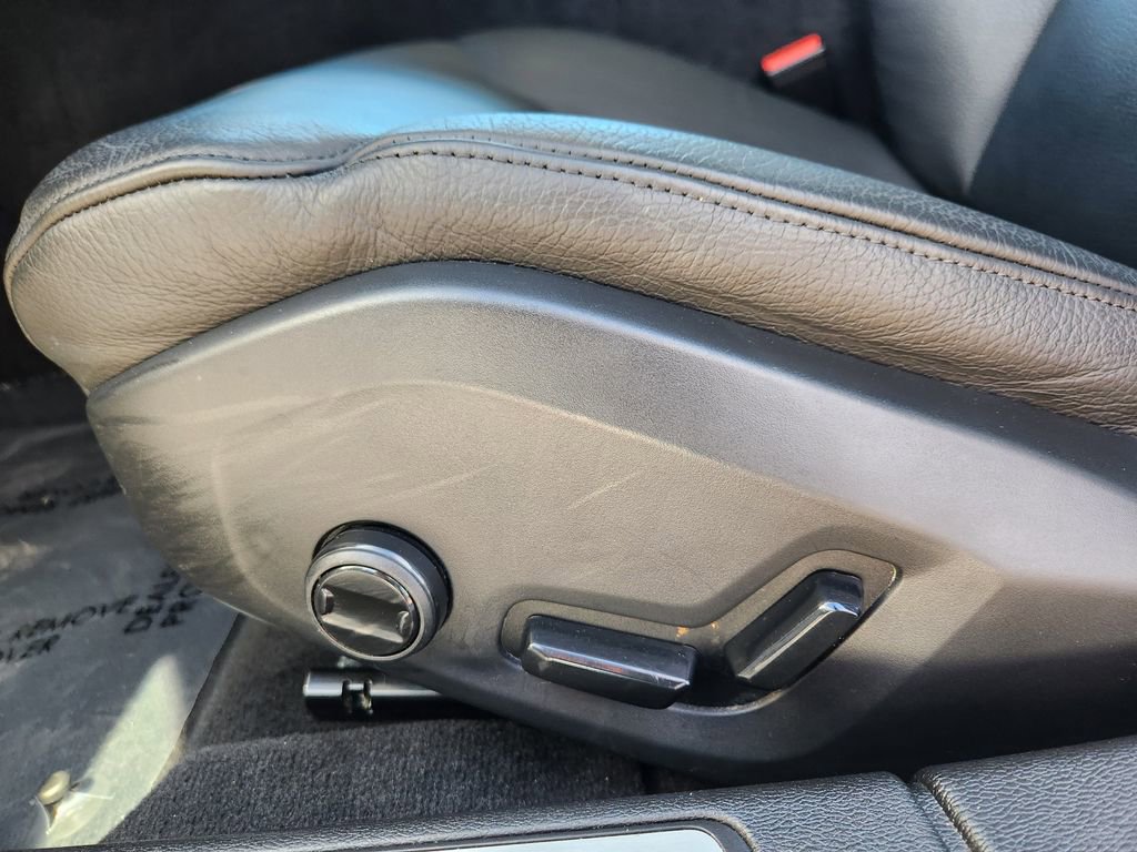 Used 2025 Volvo S60 T8 Plus image 15