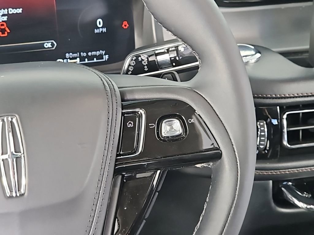 Used 2023 Lincoln Aviator AWD w/ Premium Package image 30