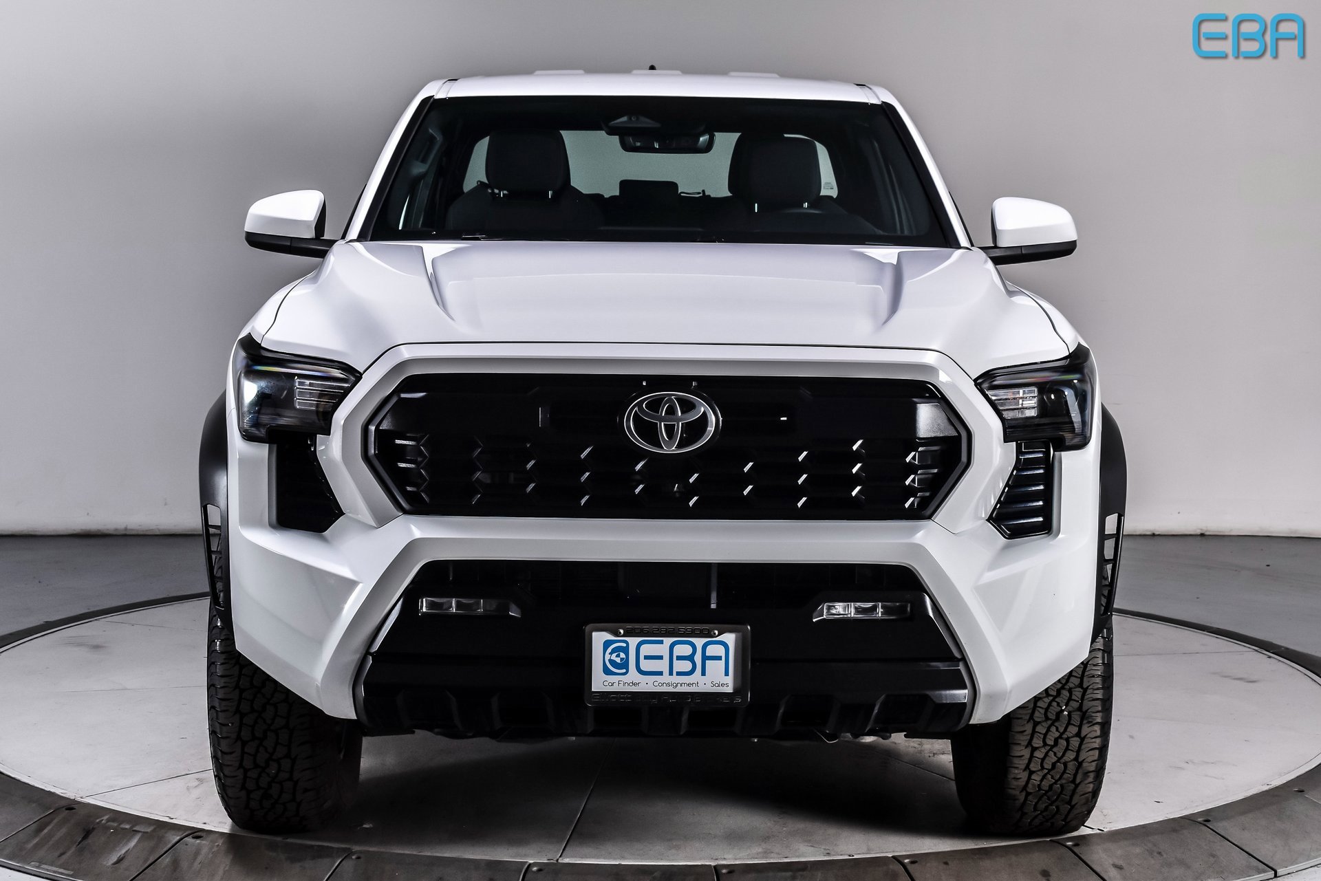 Used 2025 Toyota Tacoma TRD Off-Road image 3