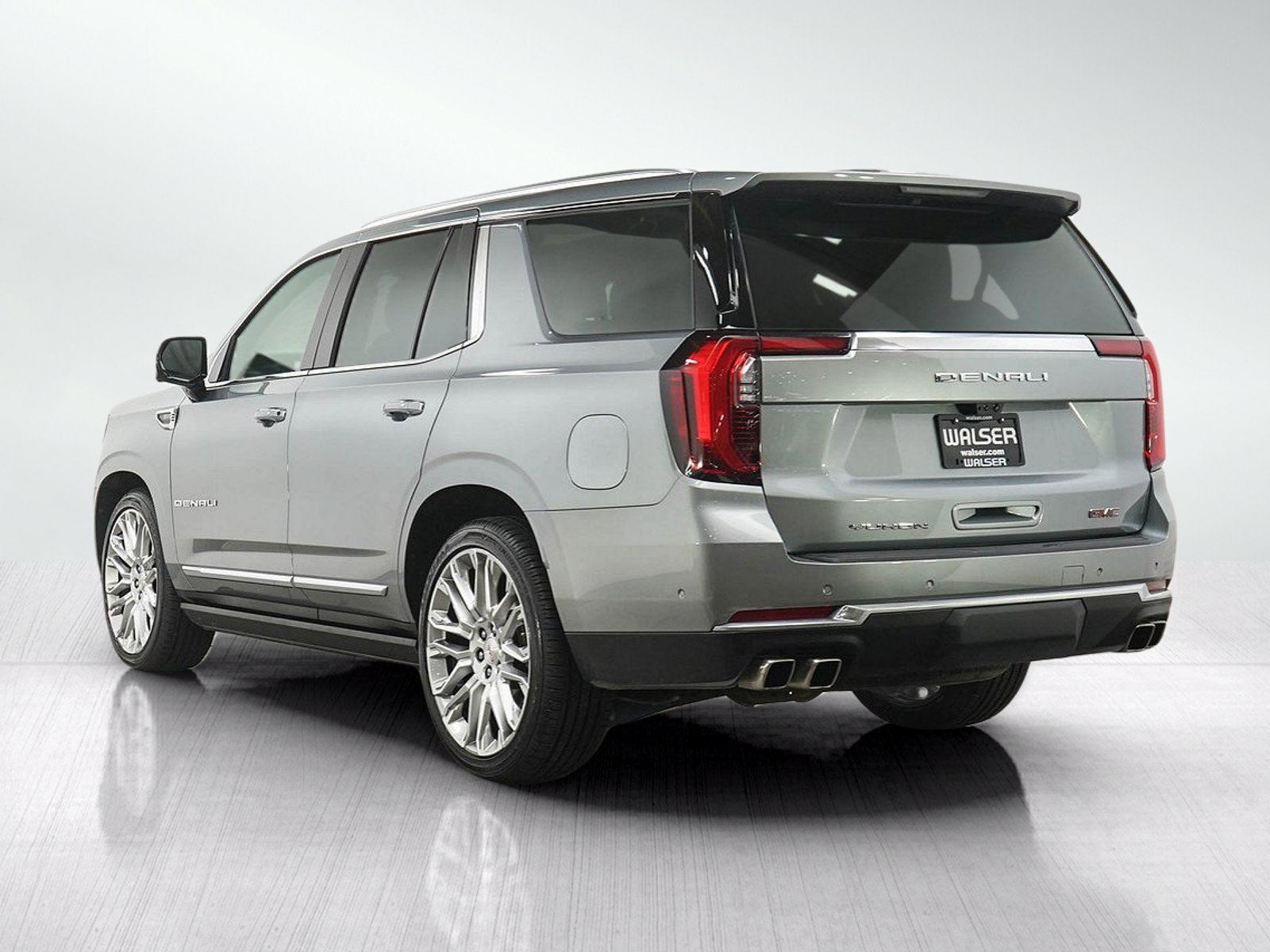 Used 2025 GMC Yukon Denali w/ Denali Reserve Package AWD/4WD image 3