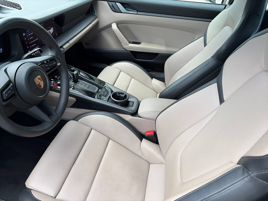 Certified 2025 Porsche 911 Carrera RWD image 5