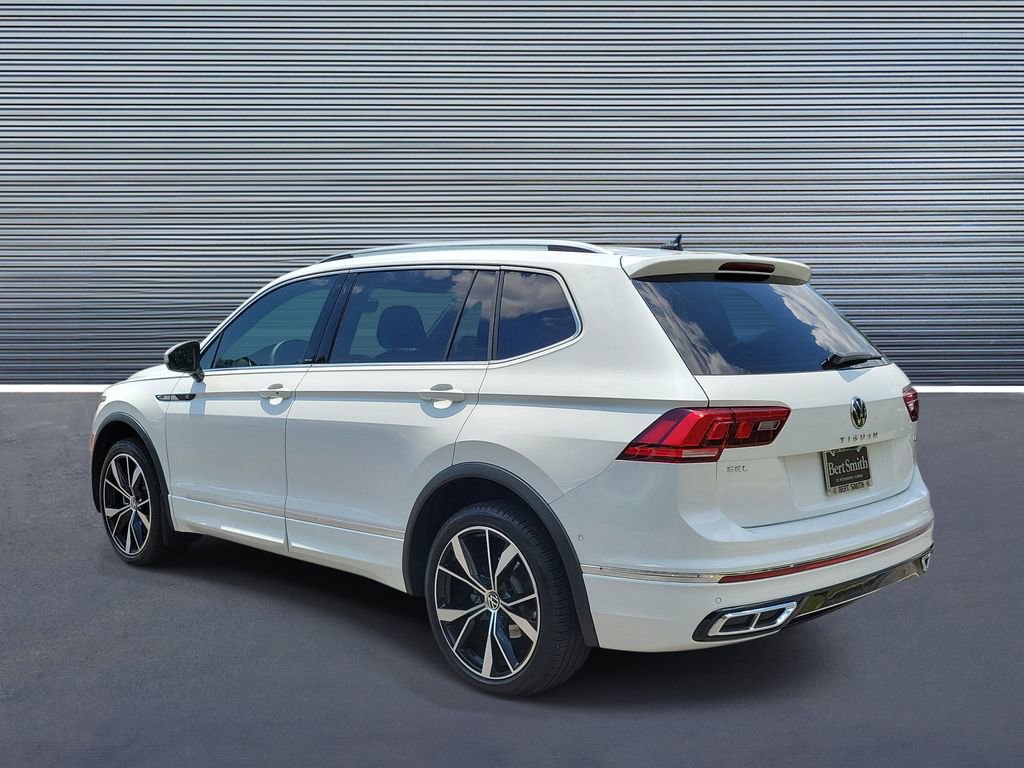 Used 2022 Volkswagen Tiguan SEL R-Line AWD/4WD image 4