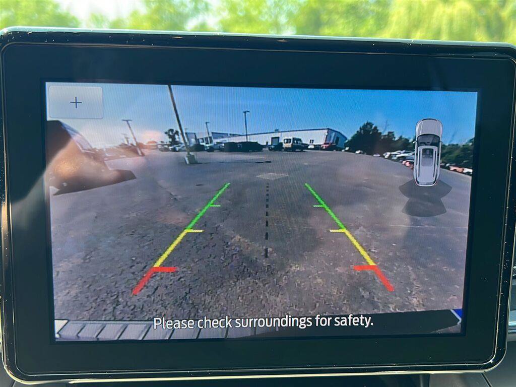 Used 2023 Ford Explorer XLT w/ Equipment Group 202A AWD/4WD image 14