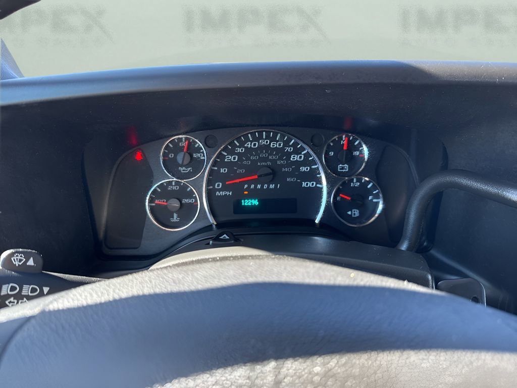 Used 2023 Chevrolet Express 2500 w/ Driver Convenience Package image 16