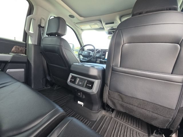 Used 2025 Ford F250 Lariat w/ Lariat Ultimate Package AWD/4WD image 18