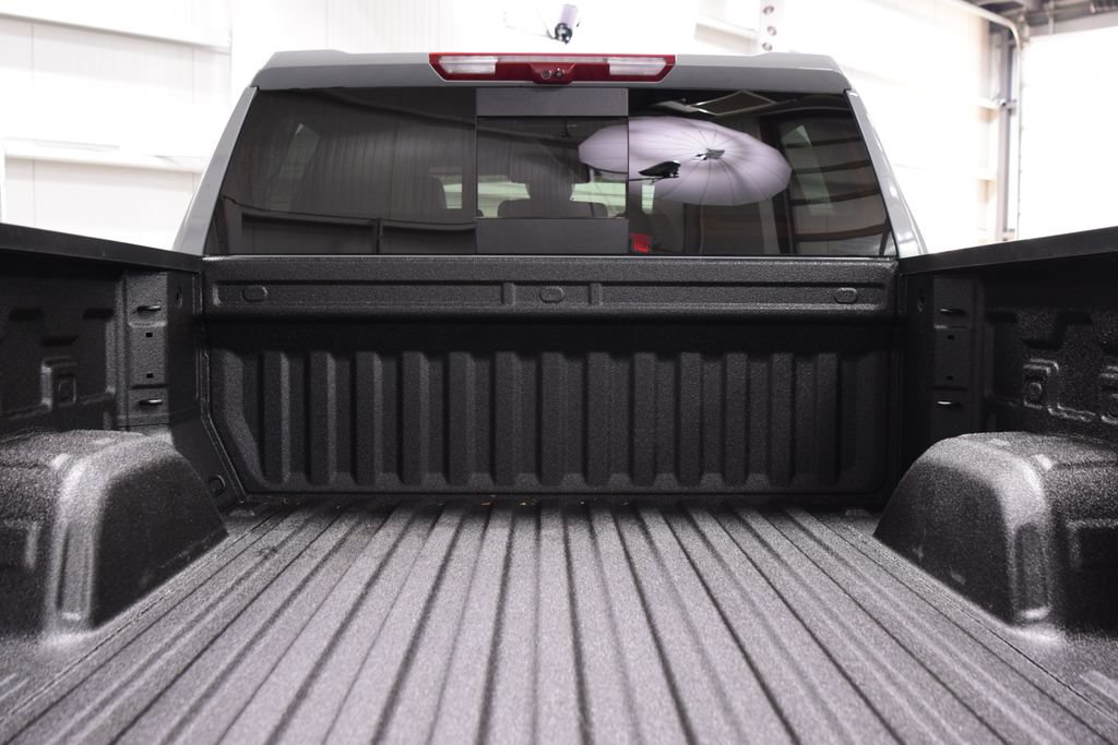 Used 2025 Chevrolet Silverado 1500 ZR2 w/ Technology Package AWD/4WD image 28