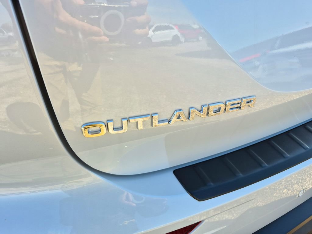 New 2026 Mitsubishi Outlander AWD image 13