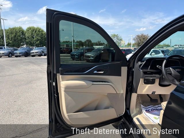 Used 2023 Cadillac Escalade ESV Premium Luxury AWD/4WD image 31