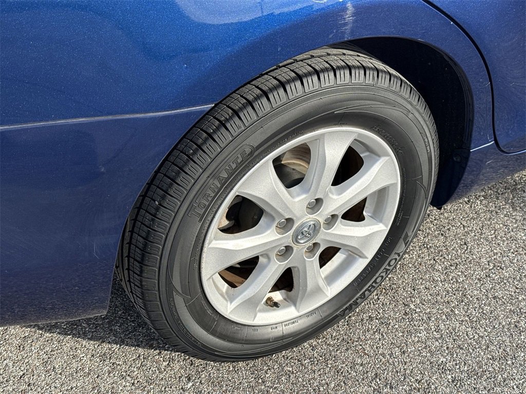 Used 2011 Toyota Camry LE image 18