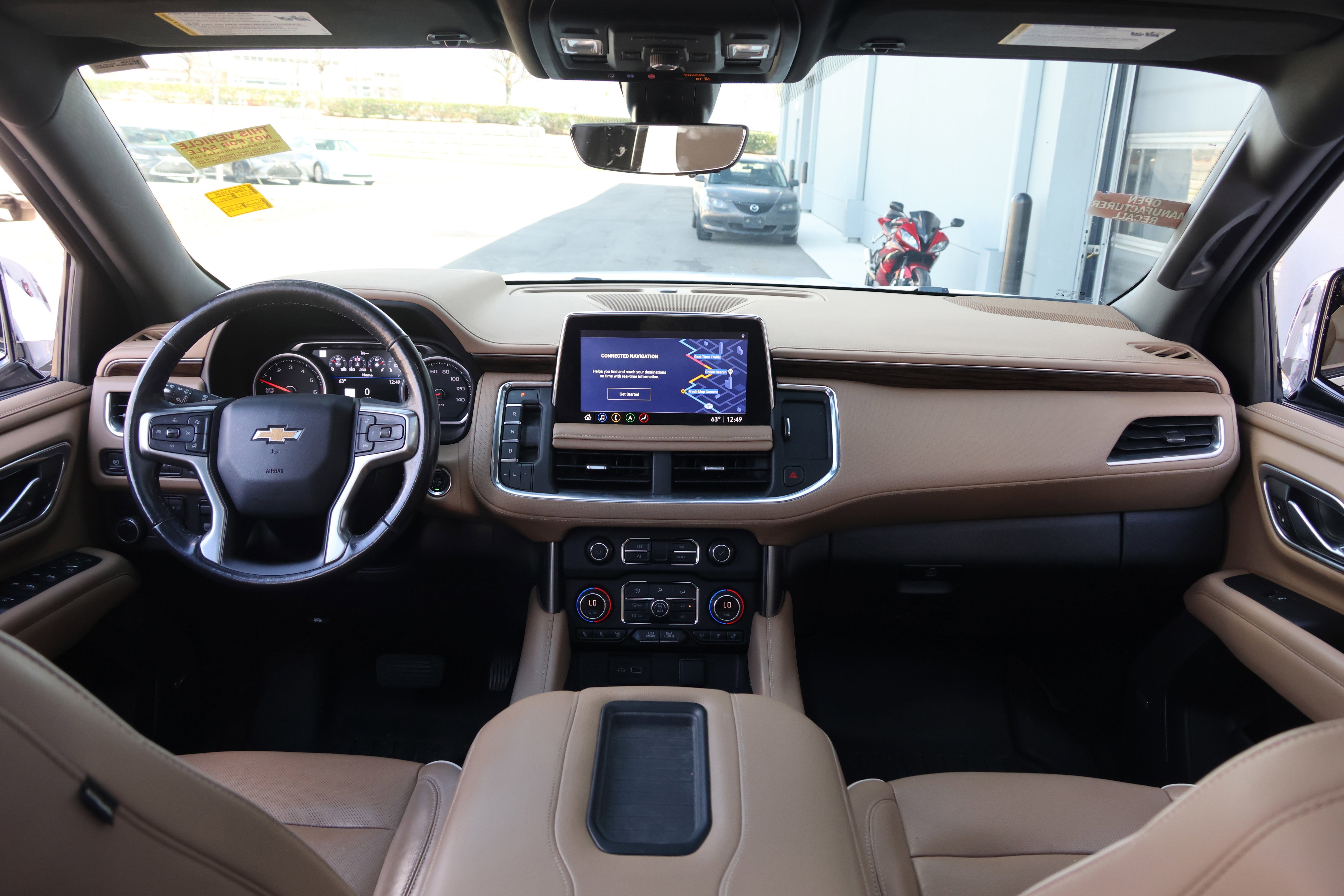 Used 2021 Chevrolet Suburban Premier w/ Premium Package image 19