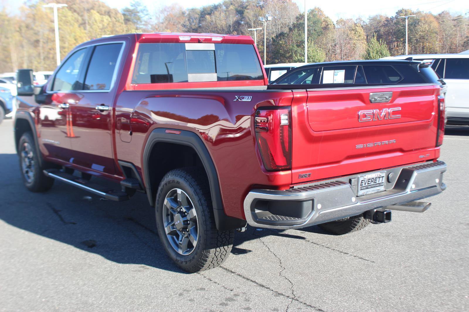 New 2025 GMC Sierra 2500 SLT w/ SLT Premium Package image 5