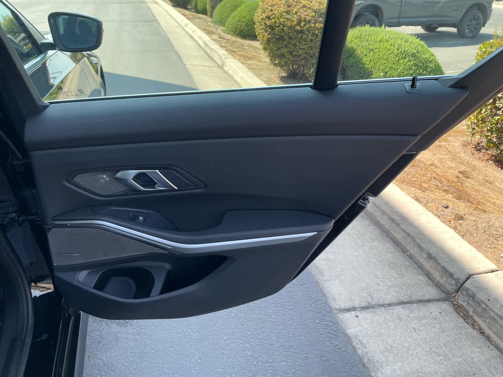 New 2025 BMW 330i Sedan w/ Convenience Package image 18