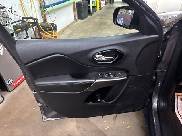 Used 2021 Jeep Cherokee Latitude Lux FWD image 8