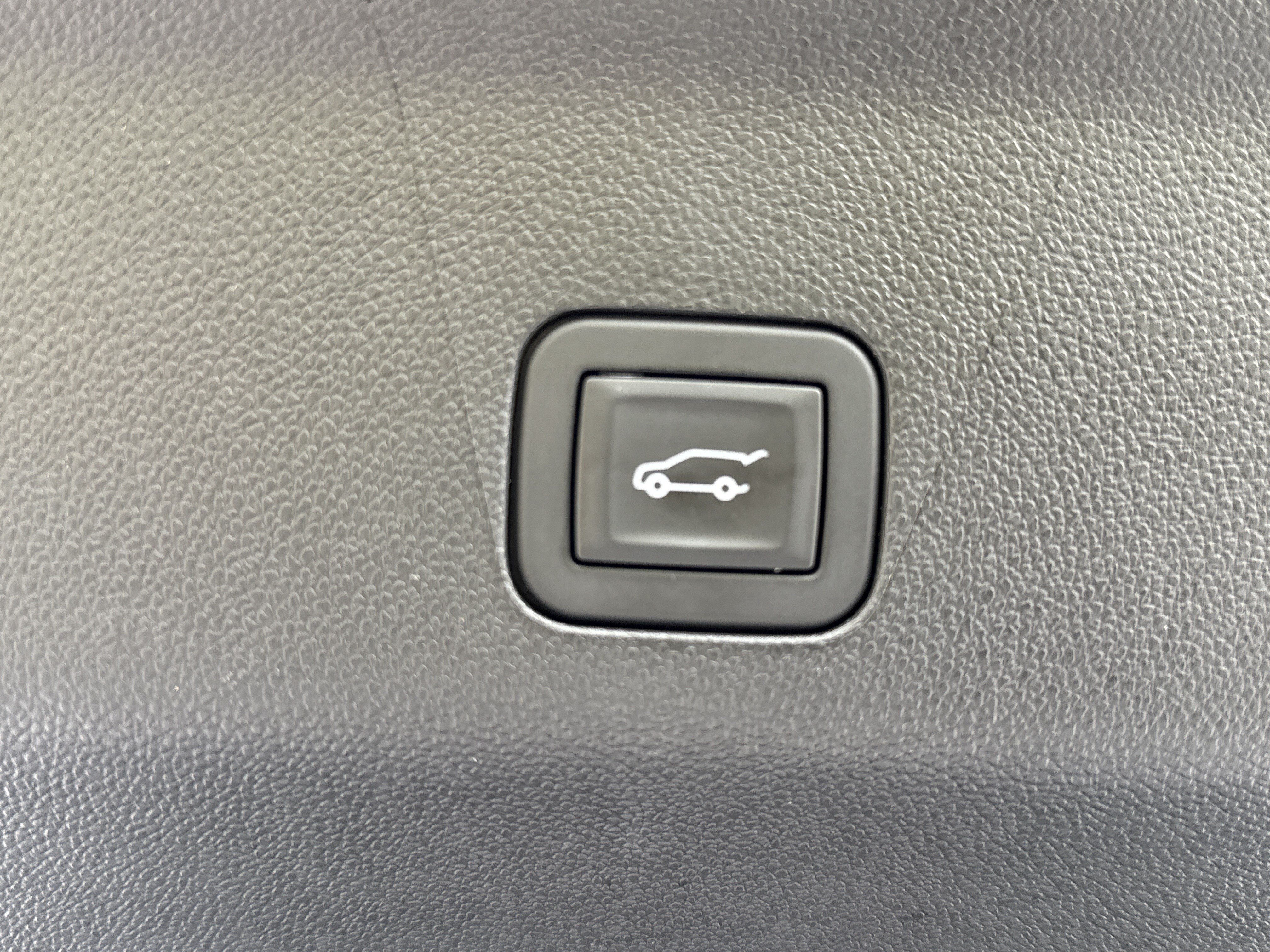 Used 2025 GMC Yukon Denali Ultimate AWD/4WD image 40