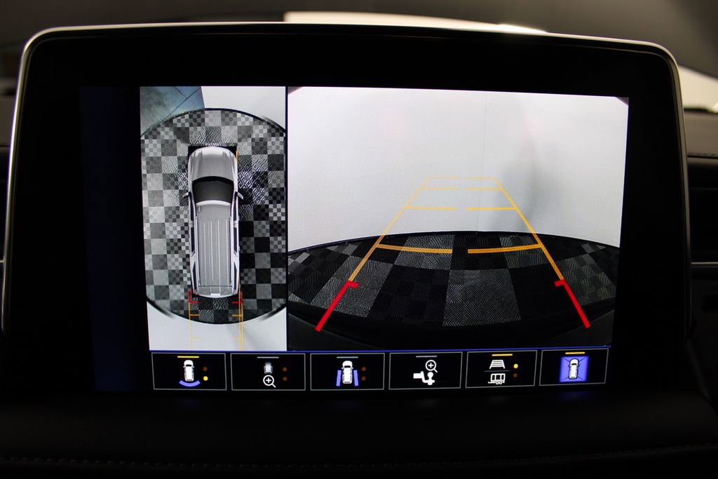 Used 2023 Chevrolet Suburban LT w/ Luxury Package AWD/4WD image 23