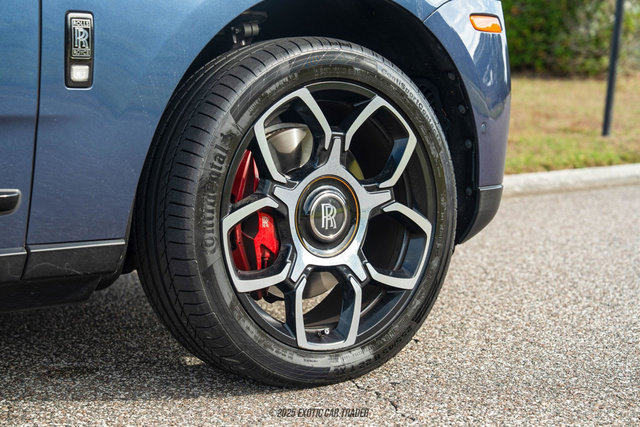 Used 2023 Rolls-Royce Cullinan Black Badge w/ Leather Finishing Pack image 61