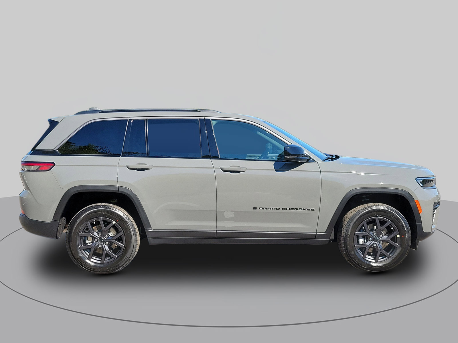 New 2027 Jeep Grand Cherokee Altitude RWD image 2