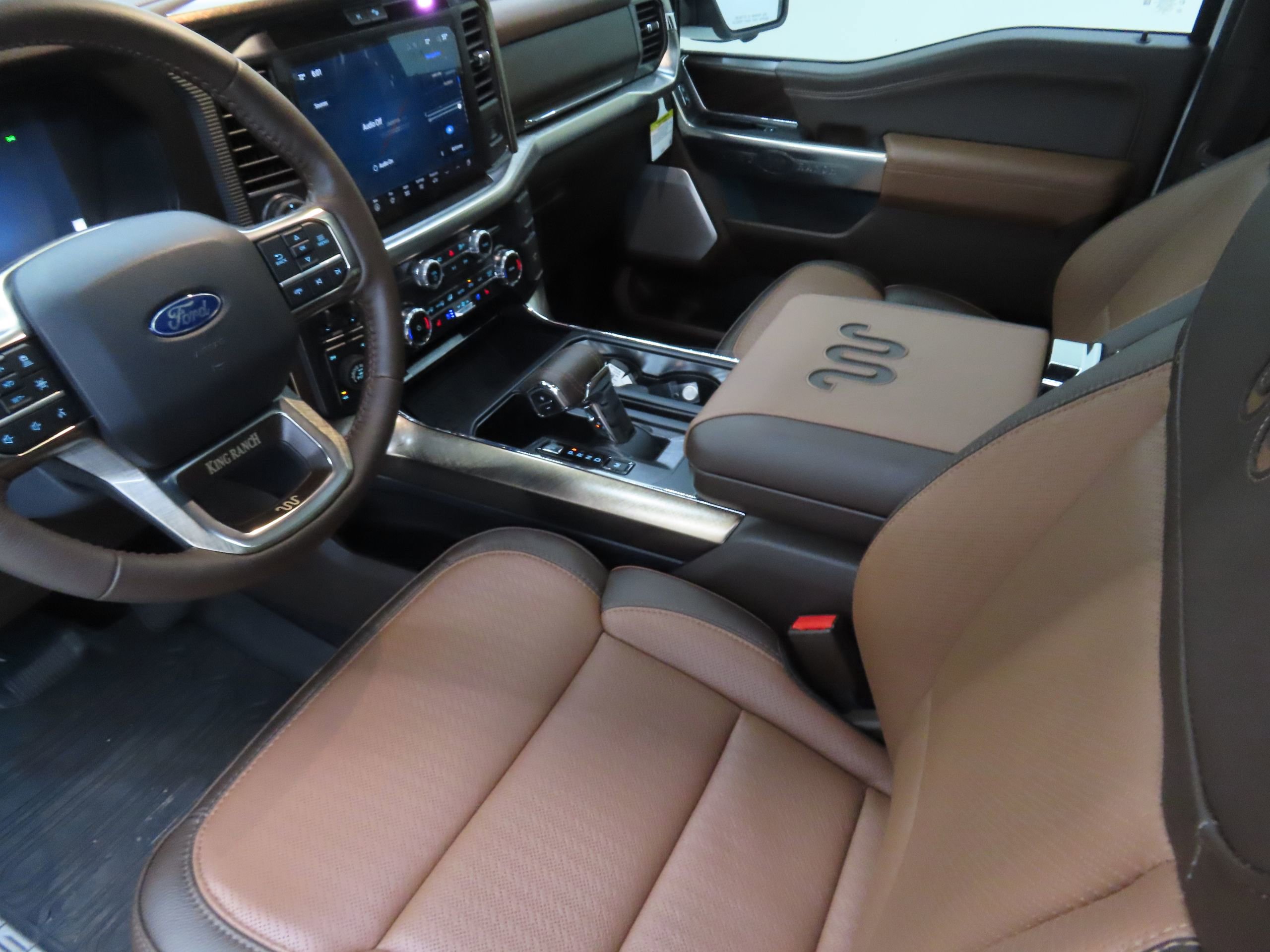 New 2025 Ford F150 King Ranch w/ FX4 Off-Road Package AWD/4WD image 23