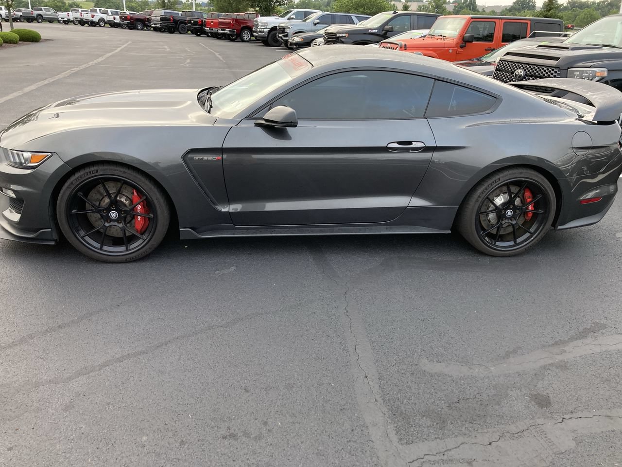 Used 2018 Ford Mustang Shelby GT350R w/ GT350R Equipment Group 920A RWD image 4