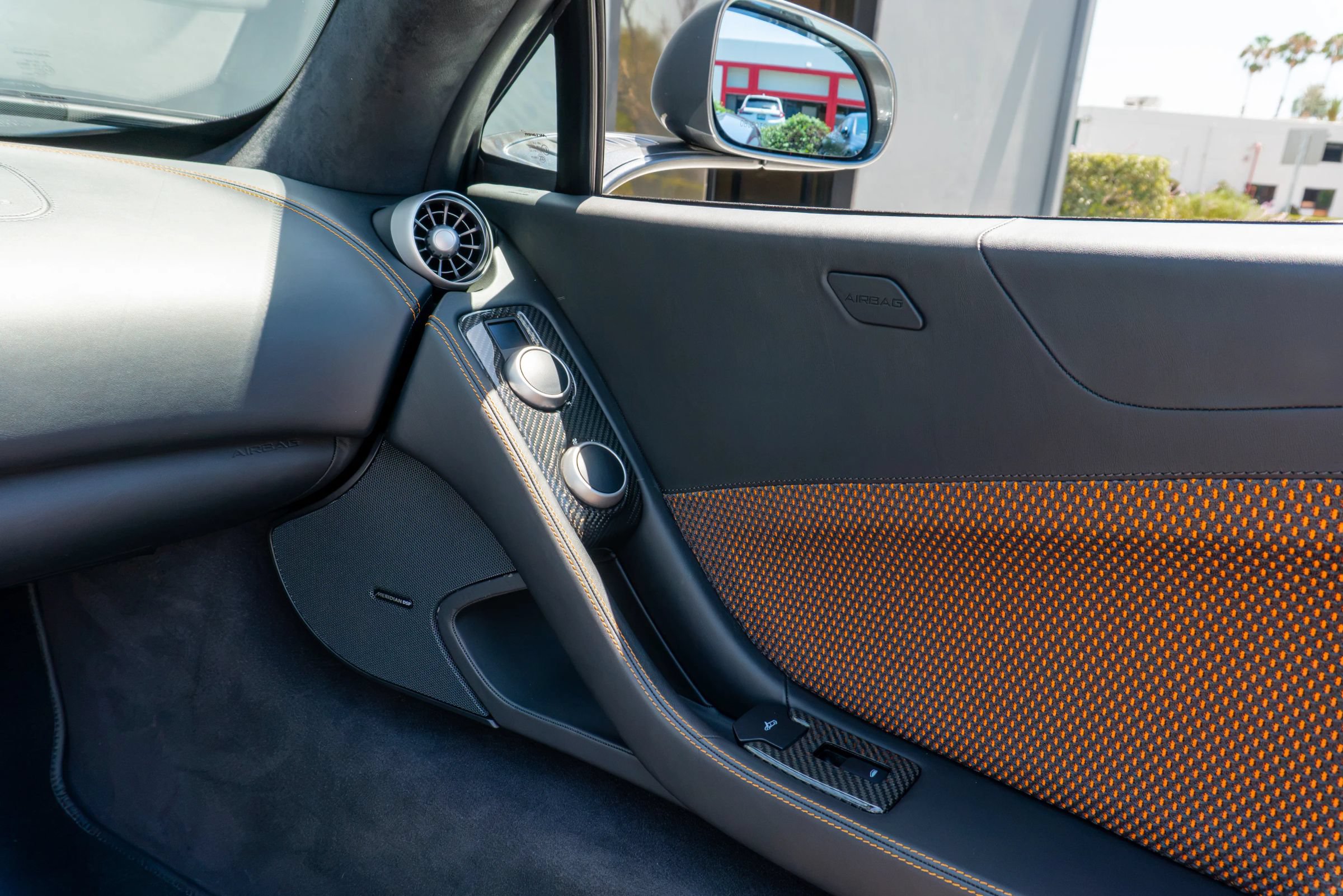 Used 2014 McLaren MP4-12C Spider RWD image 65