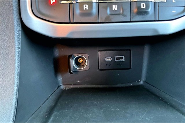 Used 2023 GMC Acadia SLE w/ Driver Convenience Package image 16