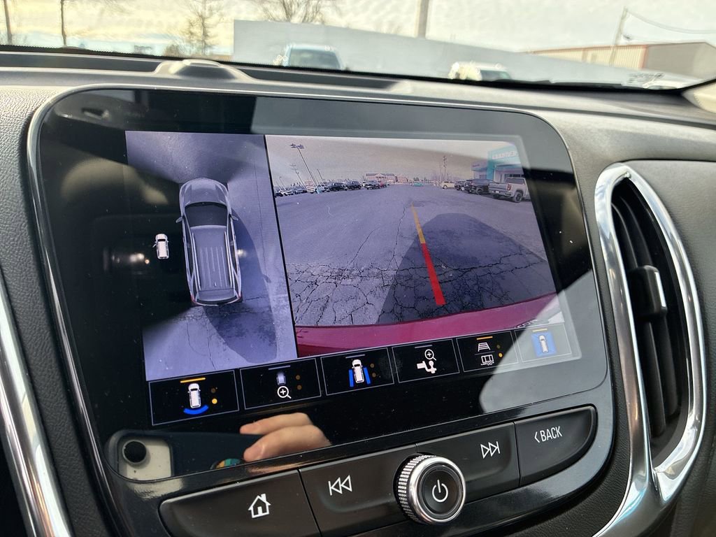 Used 2023 Chevrolet Equinox Premier AWD/4WD image 16