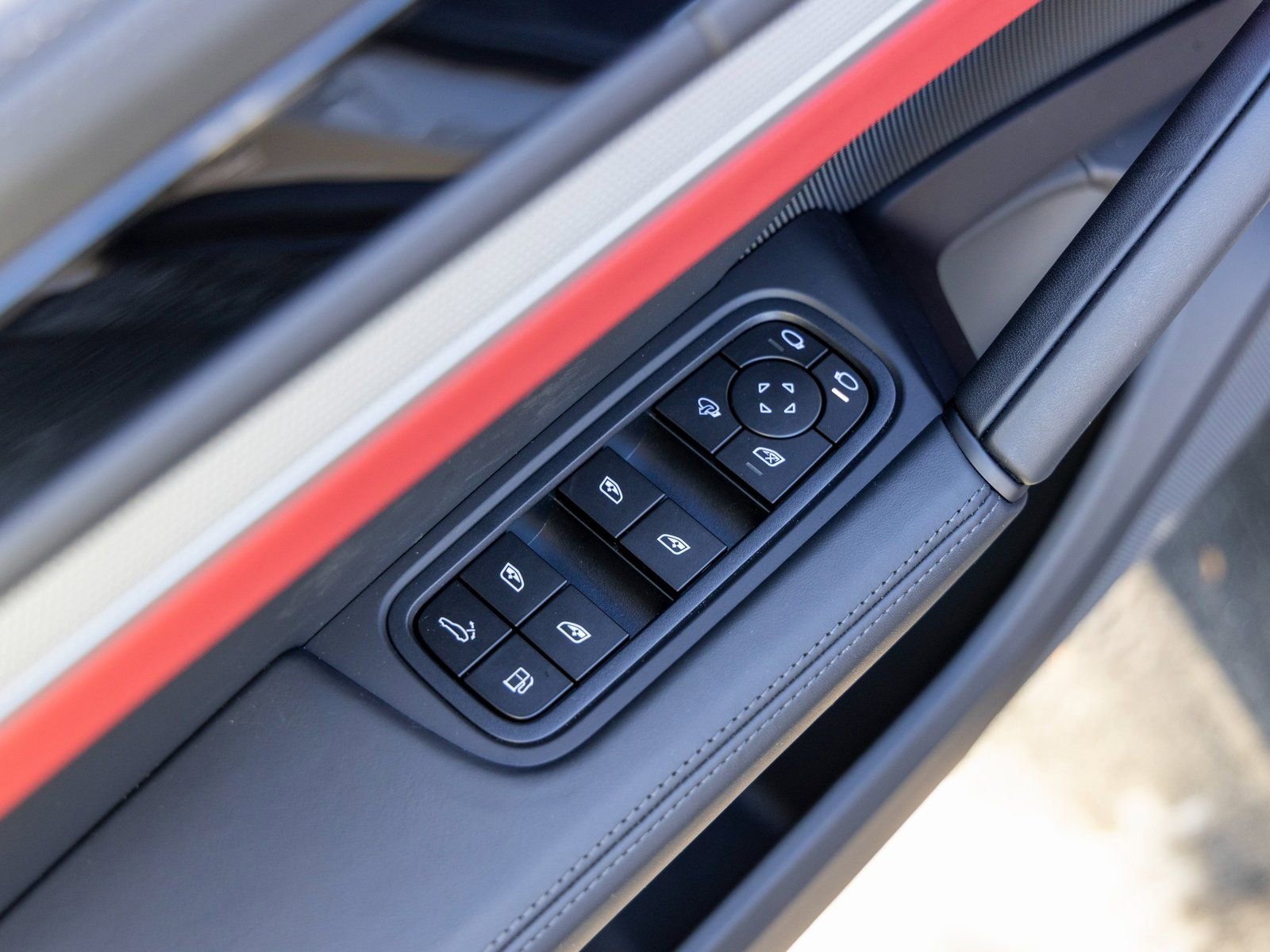 New 2026 Porsche Cayenne S image 26