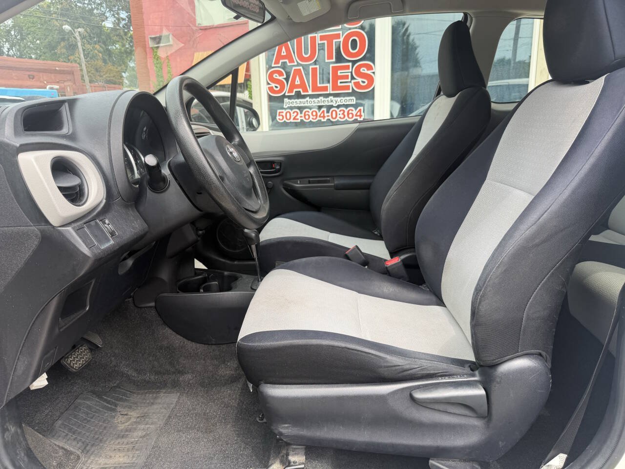 Used 2012 Toyota Yaris L FWD image 8
