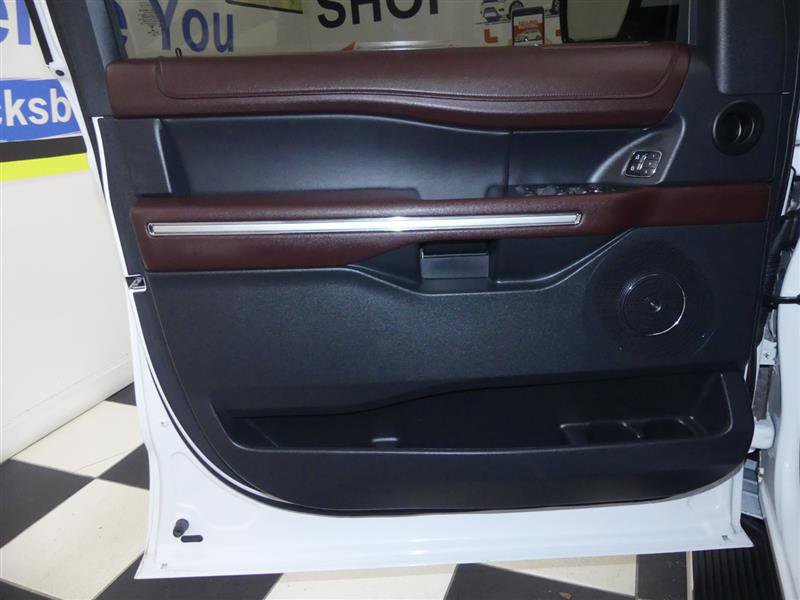 Used 2022 Ford Expedition Max Limited image 24
