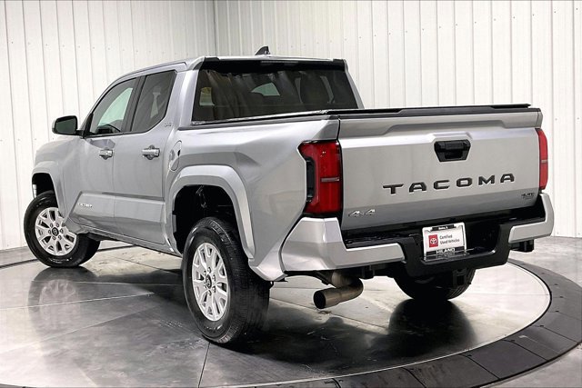 Certified 2024 Toyota Tacoma SR5 AWD/4WD image 12