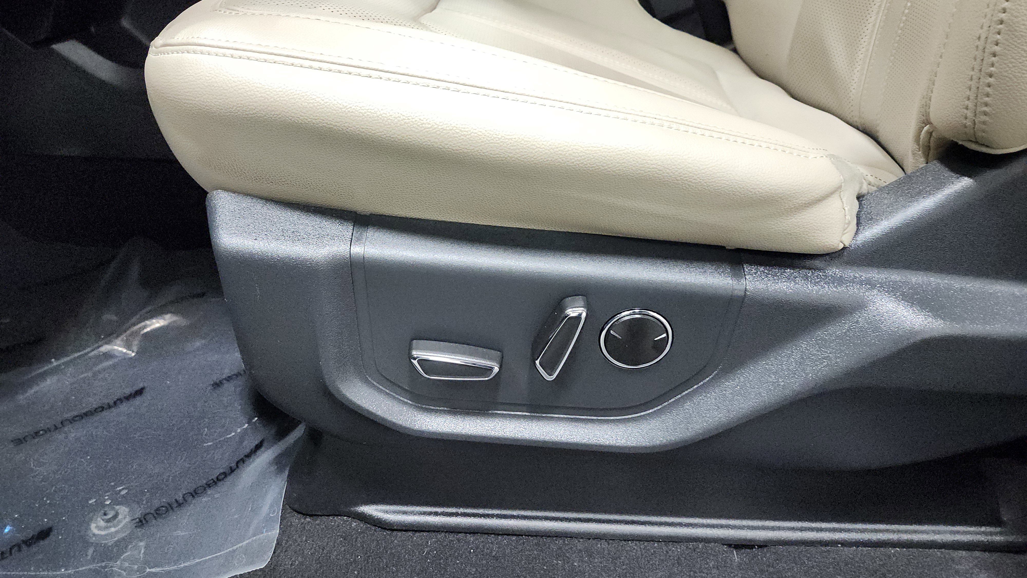 Used 2024 Ford Expedition Limited image 26