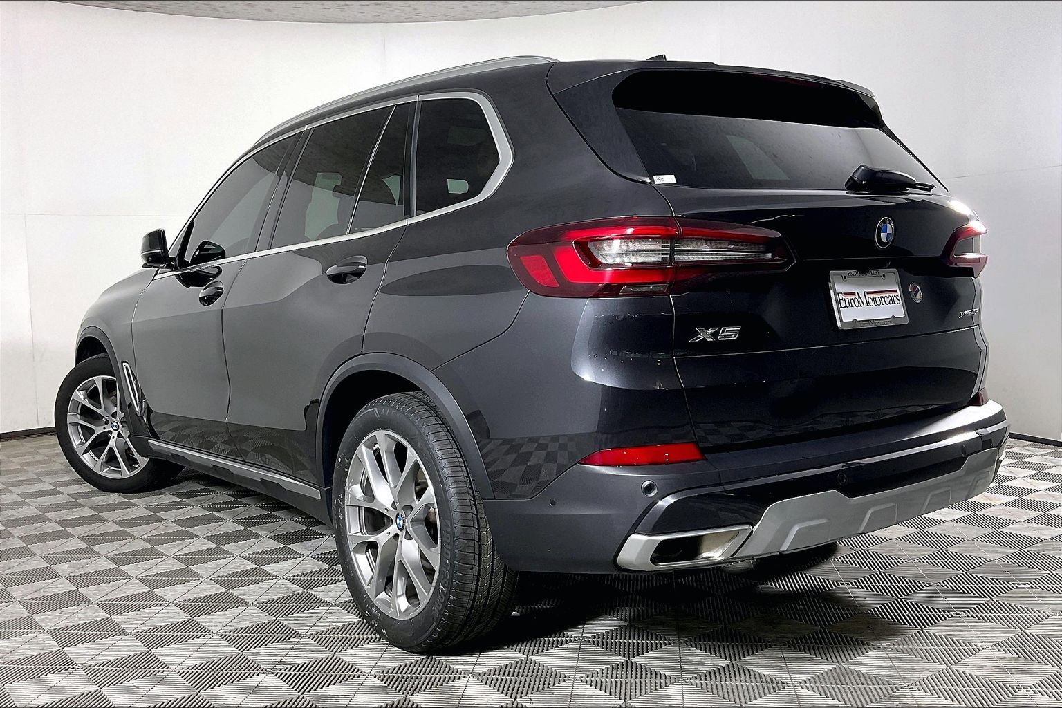 Certified 2023 BMW X5 xDrive40i w/ Premium Package AWD/4WD image 4