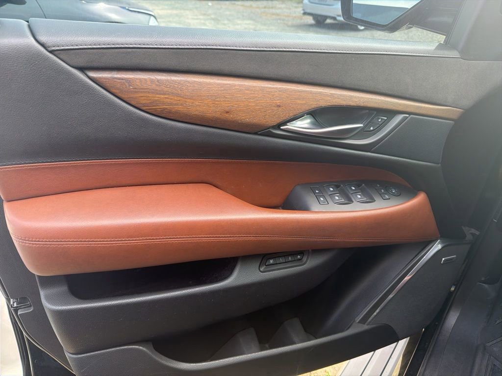 Used 2017 Cadillac Escalade Premium Luxury image 10