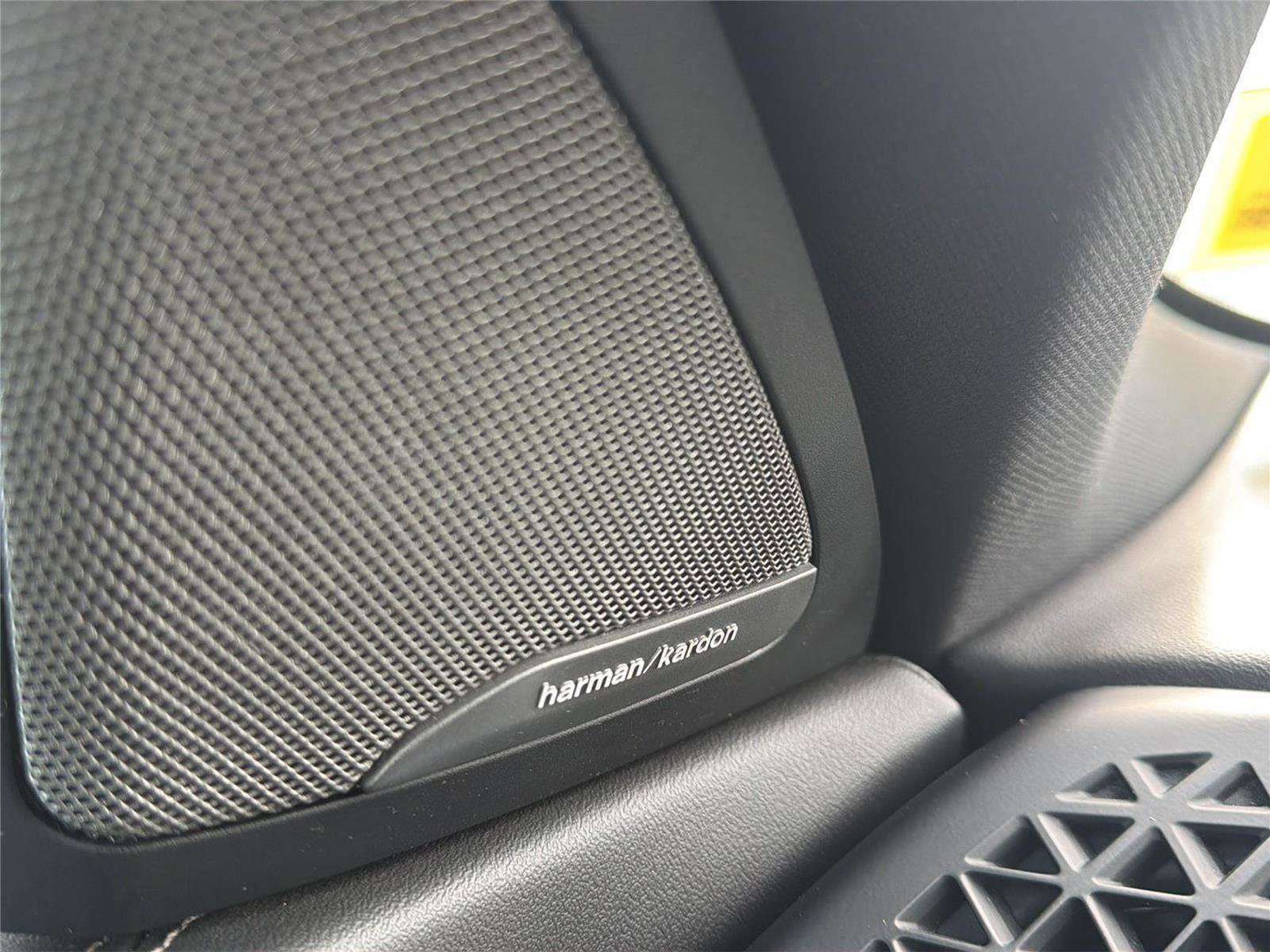 Used 2024 BMW X6 xDrive40i w/ Premium Package image 20