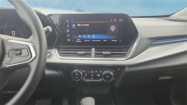 Used 2025 Chevrolet Trax LT w/ LT Convenience Package image 10